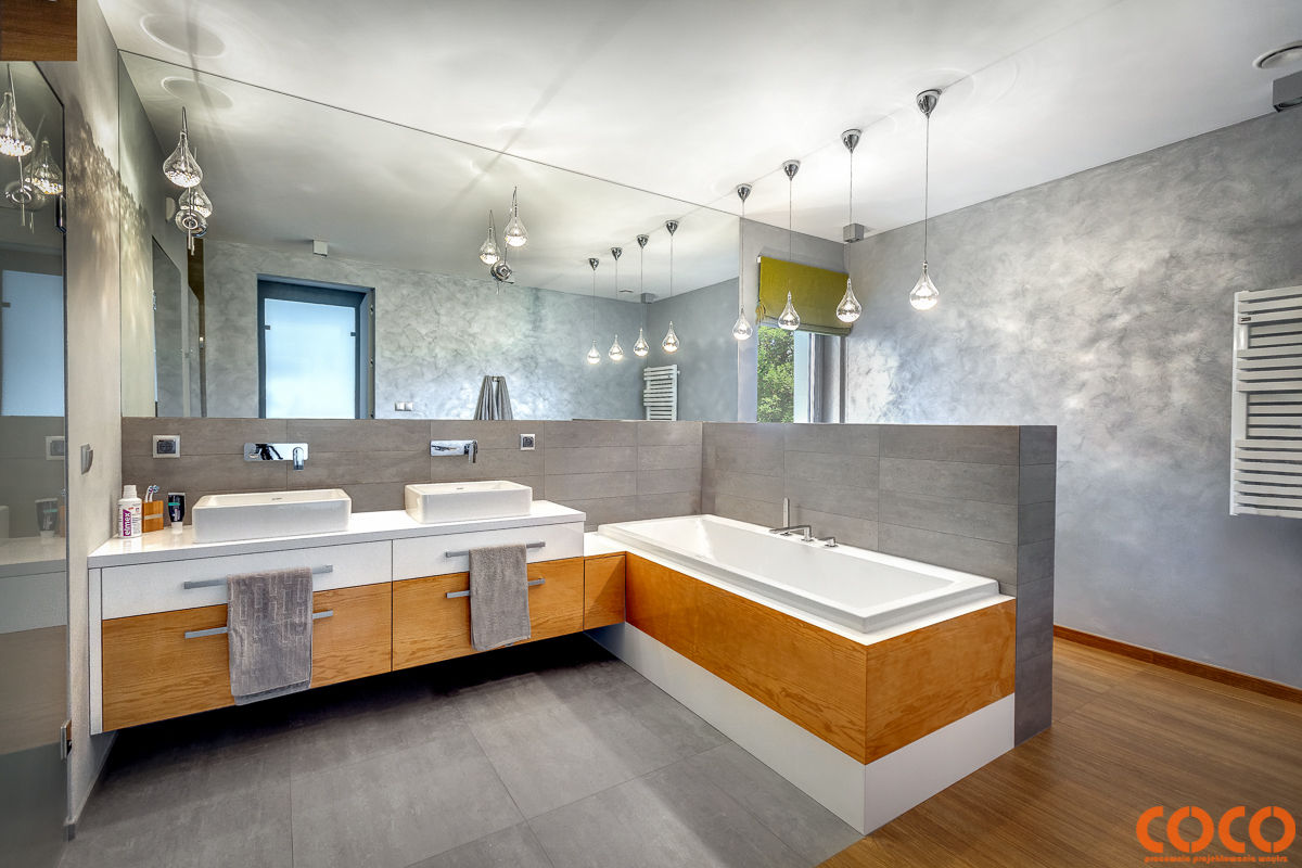 Dom w szarościach, COCO Pracownia projektowania wnętrz COCO Pracownia projektowania wnętrz Minimalist style bathrooms