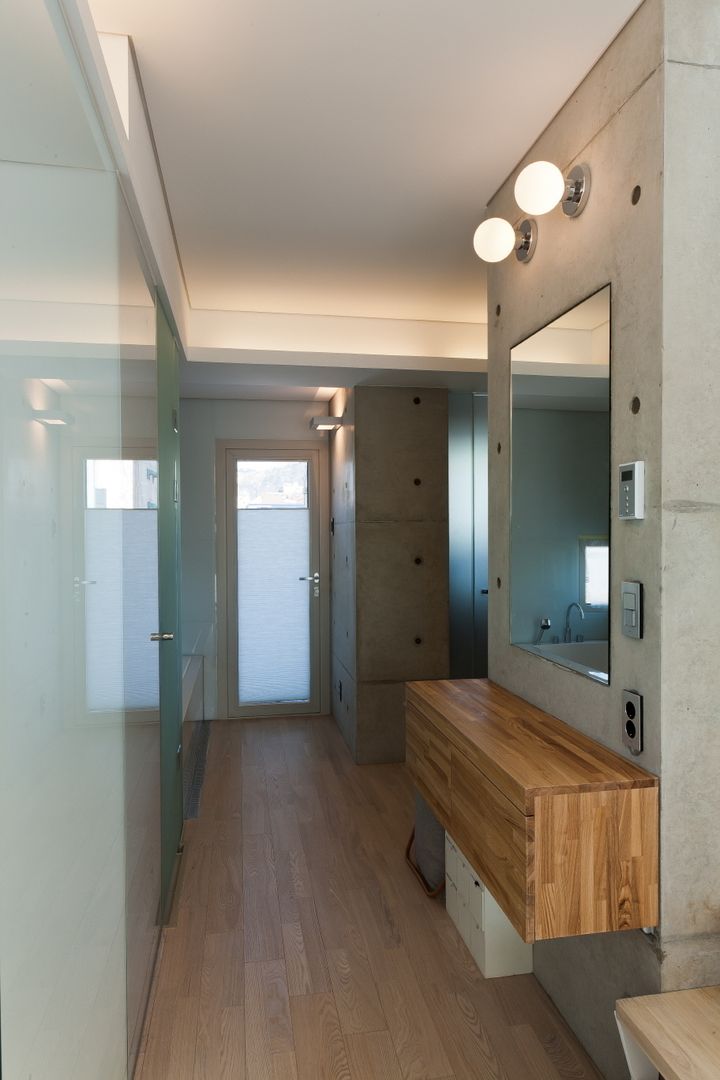 homify Modern dressing room