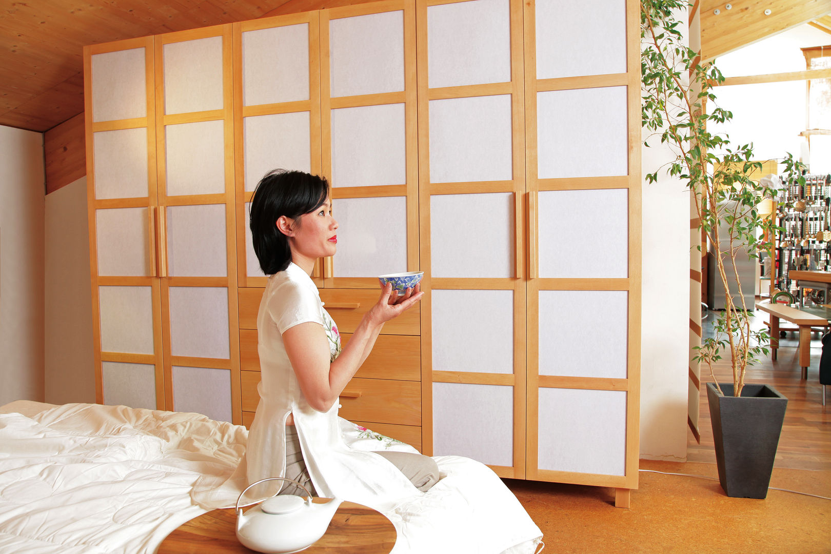 Massivholzschlafzimmer mit japanischer Anmutung , die-moebelmacher gmbh die-moebelmacher gmbh Kamar Tidur Gaya Asia Wardrobes & closets