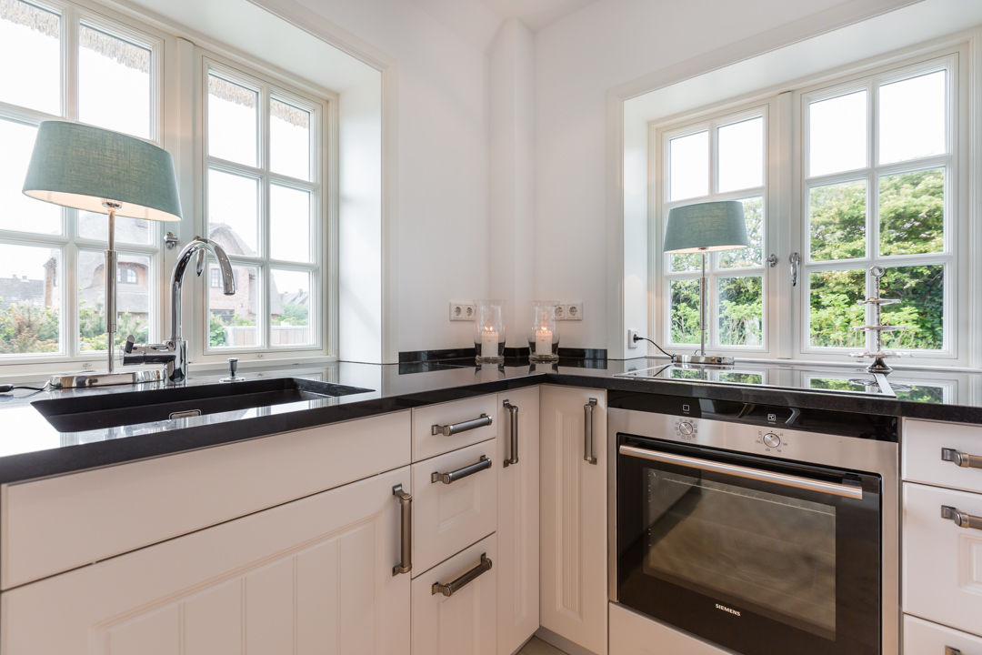 Home Staging Reetdachhaus auf Sylt, Immofoto-Sylt Immofoto-Sylt Cozinhas campestres