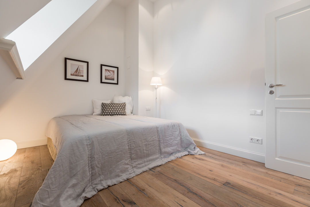 Home Staging Reetdachhaus auf Sylt, Immofoto-Sylt Immofoto-Sylt カントリースタイルの 寝室