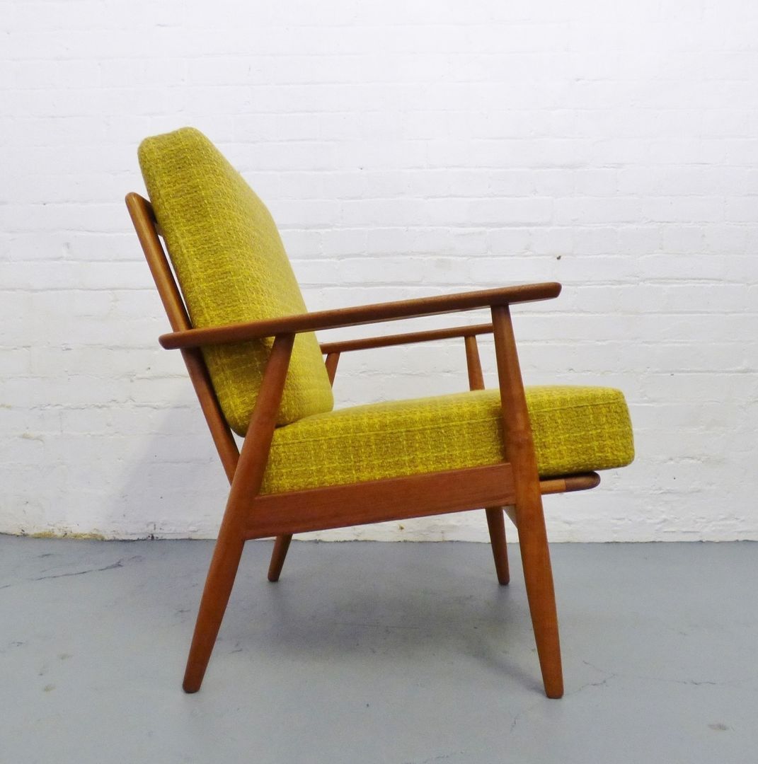 1960s Danish teak easy chair with yellow cushions Archive Furniture غرفة المعيشة أريكة ومقاعد إسترخاء