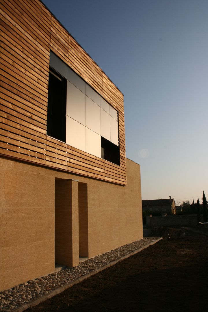 Création du pôle logistique et administratif de l'Hôpital d'Uzès (30), AGENCE D'ARCHITECTURE BRAYER-HUGON AGENCE D'ARCHITECTURE BRAYER-HUGON Espacios comerciales Hospitales