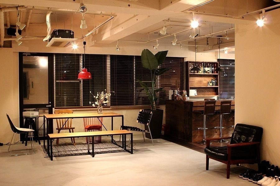 Tokyo - Office Interior Design homify Eclectic style study/office Wood Wood effect