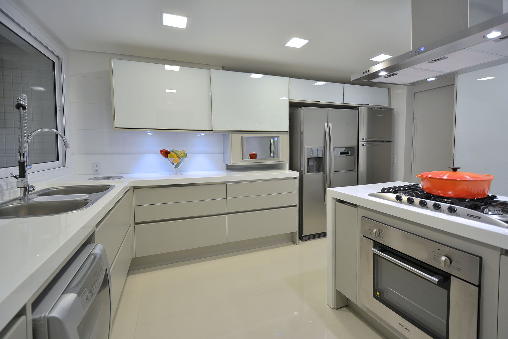 Apartamento Bairro Rio Branco, Stúdio Márcio Verza Stúdio Márcio Verza Modern kitchen