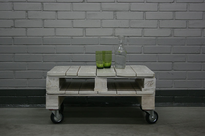 Stolik z Palety, Palletideas Palletideas Industrial style living room Side tables & trays