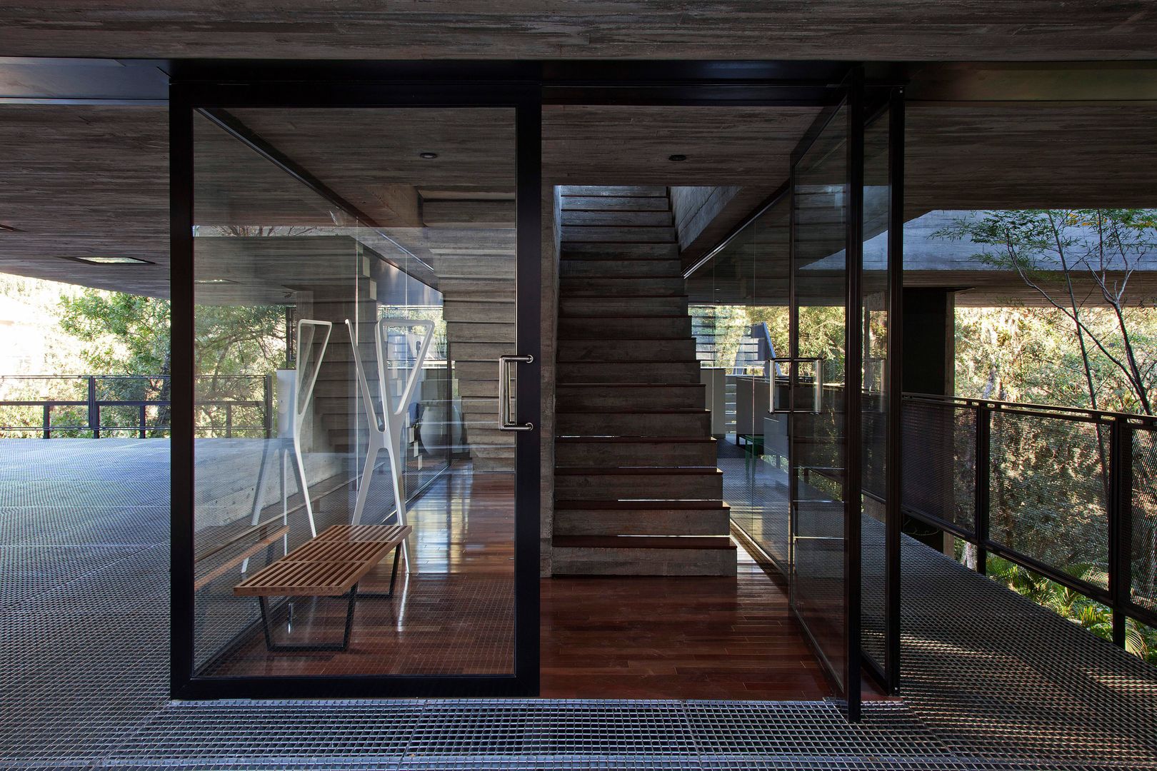 Casa | LM |, Marcos Bertoldi Marcos Bertoldi Коридор, прихожая и лестница в модерн стиле