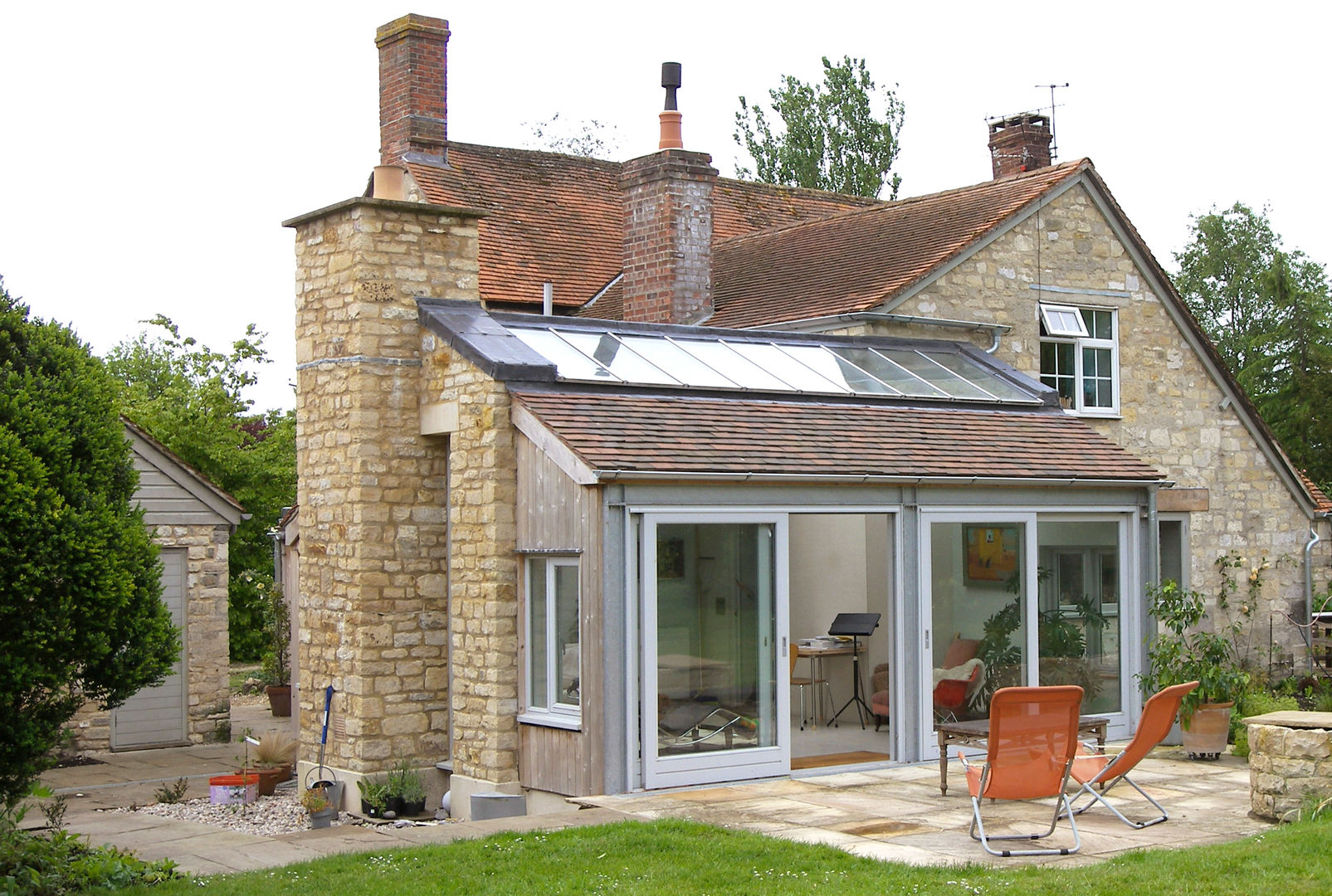 Rural extension, Dorset, UK, Southpoint Southpoint モダンデザインの リビング