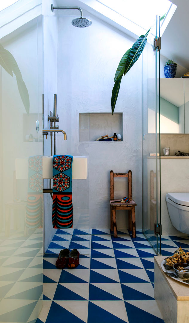 Peponi House STUDIO [D] TALE Tropical style bathroom