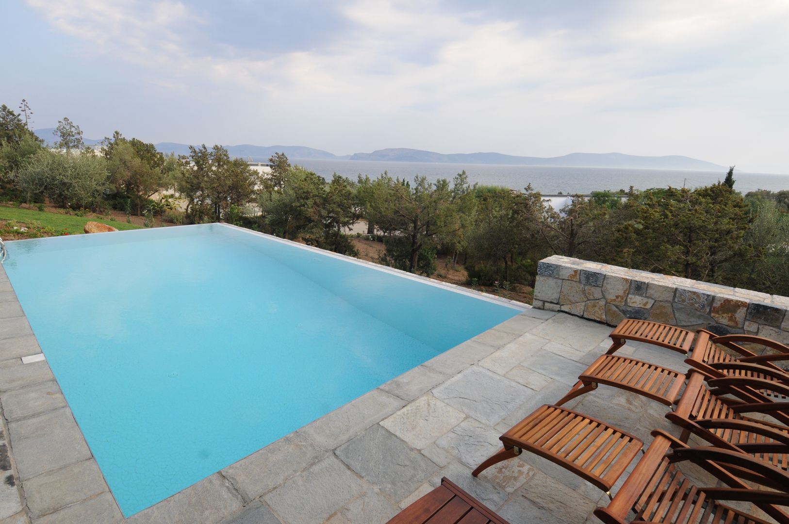 Dettaglio della piscina CARLO CHIAPPANI interior designer Piscina in stile mediterraneo