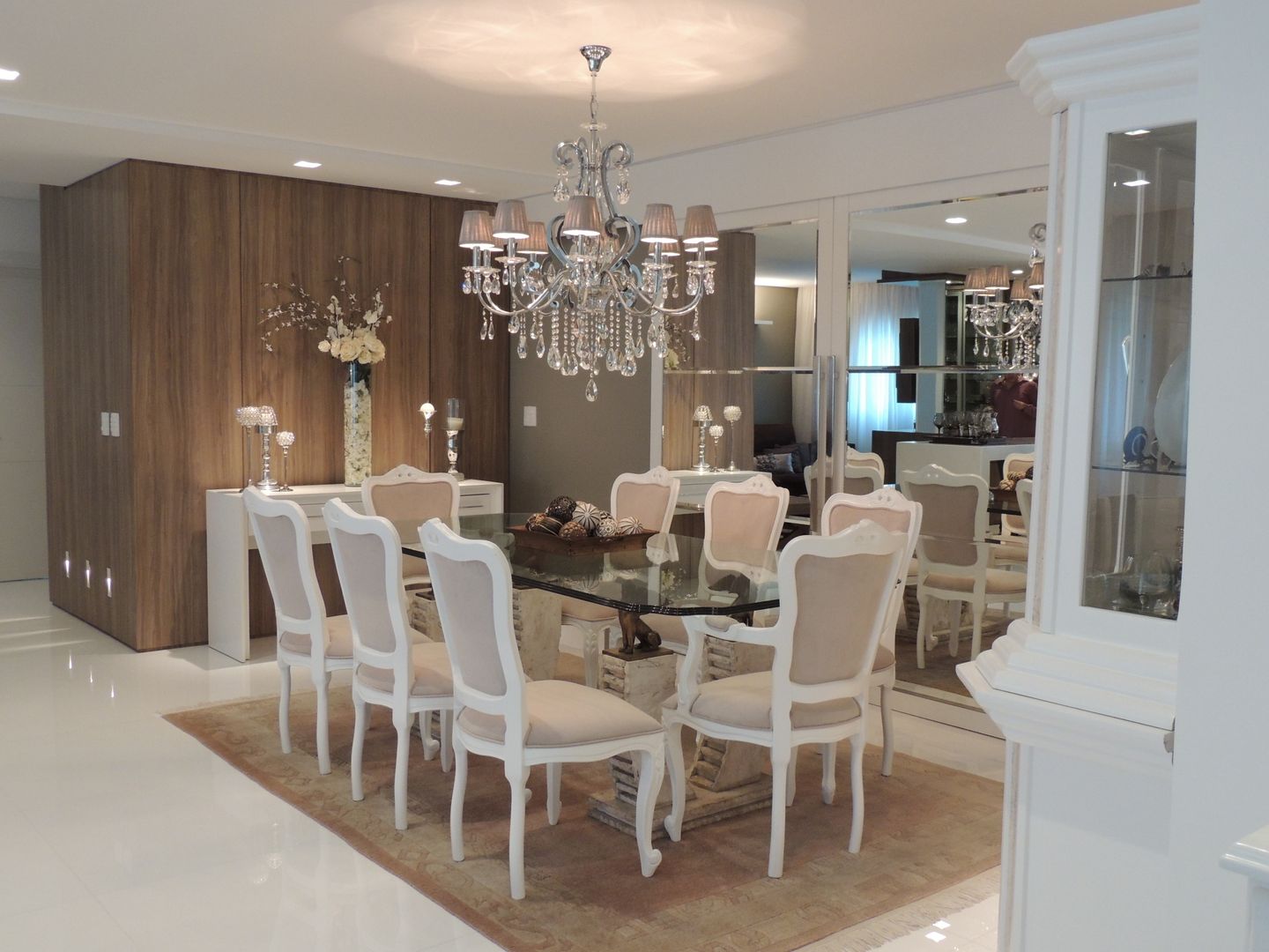 Apartamento LB, Roesler e Kredens Arquitetura Roesler e Kredens Arquitetura Classic style dining room