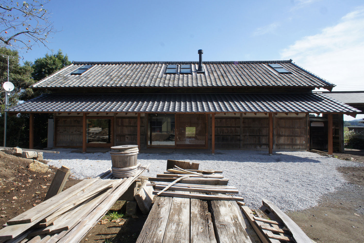 築100年を超える雨屋の改修, STUDIO POH STUDIO POH Casas de estilo clásico