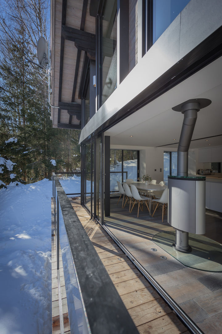 Chalet DAG, Chevallier Architectes Chevallier Architectes Balkon, Beranda & Teras Modern