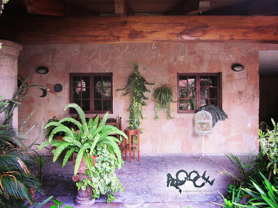 Casa Ala, CONSTRUCTORA ARQOCE CONSTRUCTORA ARQOCE Rustic style balcony, porch & terrace