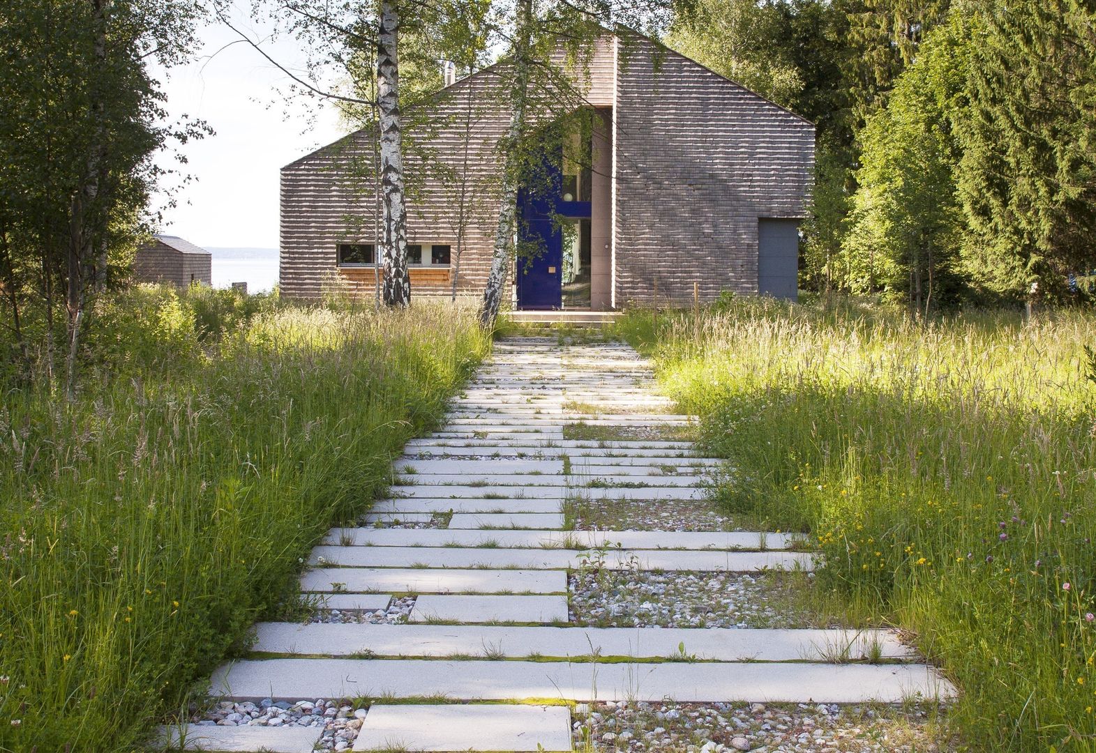 Haus K Seeshaupt, architekt stephan maria lang architekt stephan maria lang 北欧風 庭