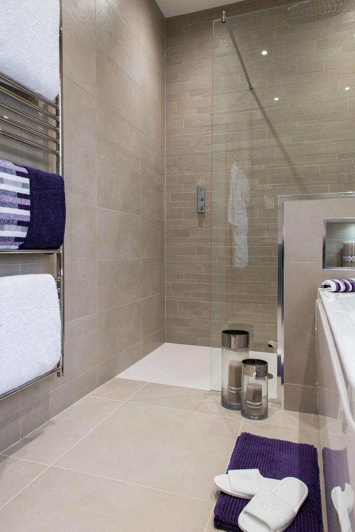 Michel Roux Waterside Inn Bathroom, Bray, Berkshire, Raycross Interiors Raycross Interiors Modern bathroom