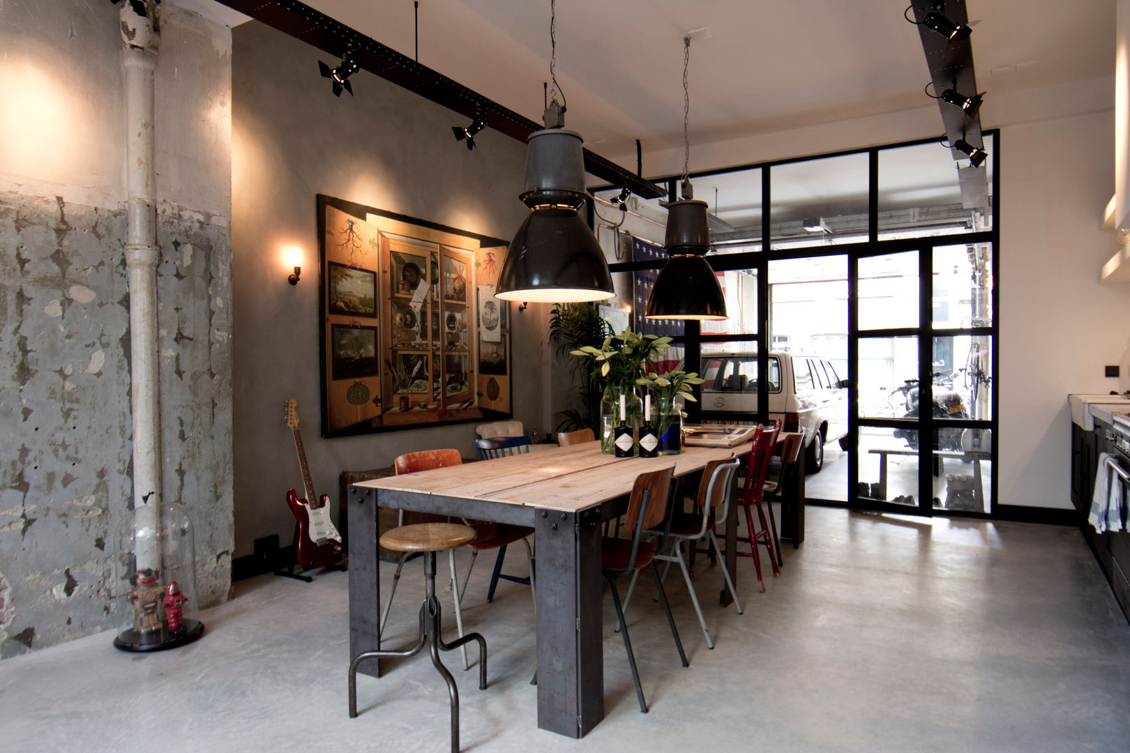 homify Industrial style dining room