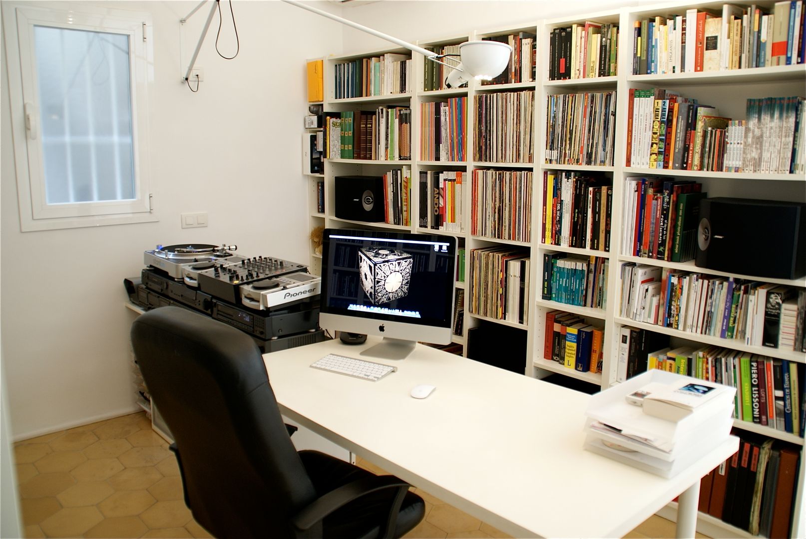 homify Modern study/office