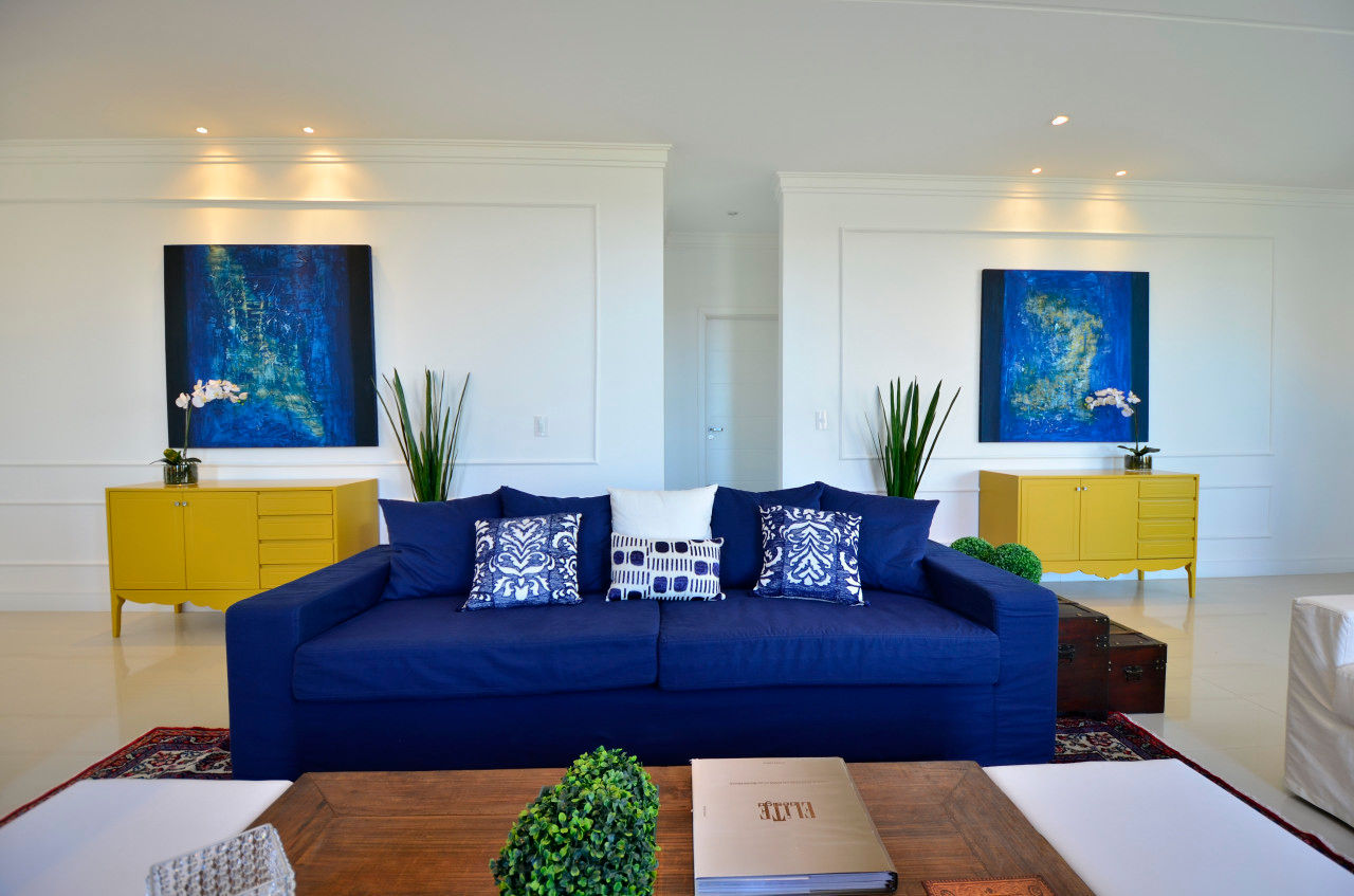 Casa de Praia Azul Marinho, marli lima designer de interiores marli lima designer de interiores Eklektyczny salon