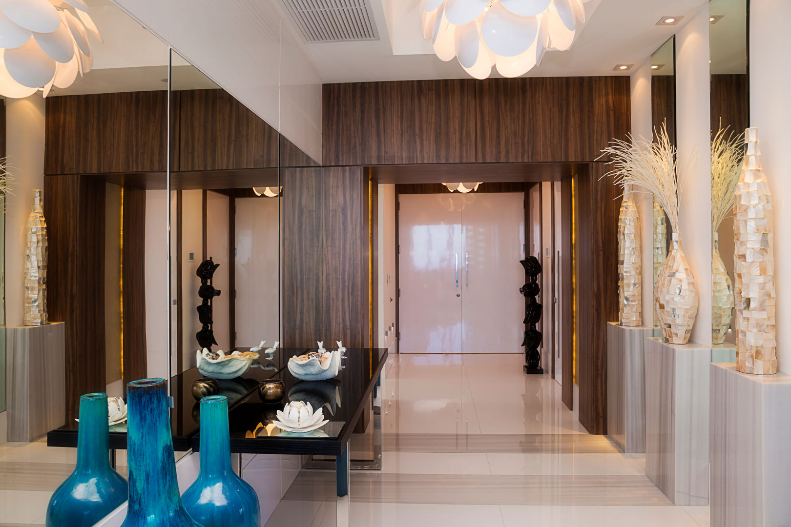 Sunny Isles - Florida - US, Infinity Spaces Infinity Spaces Modern Corridor, Hallway and Staircase