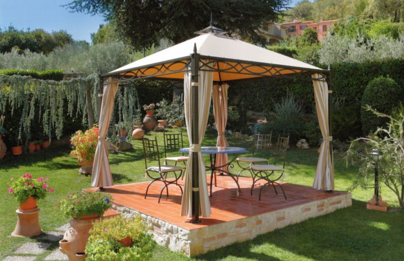 Valentino Esterni: strutture ed arredo per esterni, Arredo urbano service srl Arredo urbano service srl Modern Garden Accessories & decoration