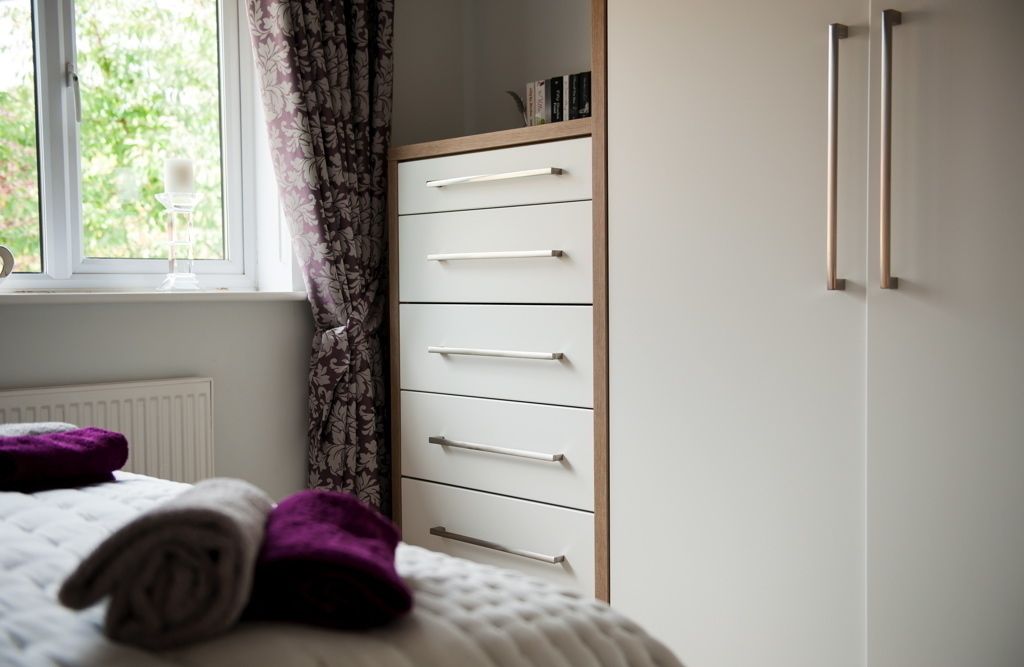 Daval Bedroom Furniture - Bedroom Design Surrey Raycross Interiors 臥室