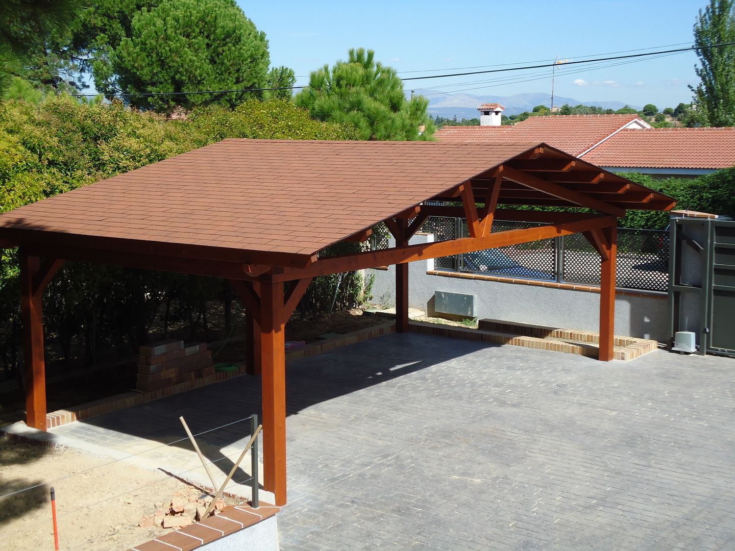 Garajes de Madera, Pergomadera Pérgolas y Porches de madera Pergomadera Pérgolas y Porches de madera Posto auto coperto