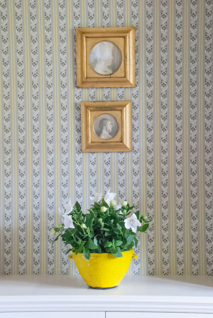 Eisabet Stripe ELS02 Guld Astrid & Rudolf 스칸디나비아 벽지 & 바닥 벽 & 바닥 커버
