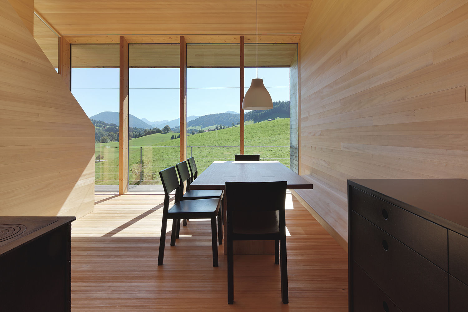 Bienenhus - Ferienhaus in Vorarlberg, Yonder – Architektur und Design Yonder – Architektur und Design Salle à manger moderne