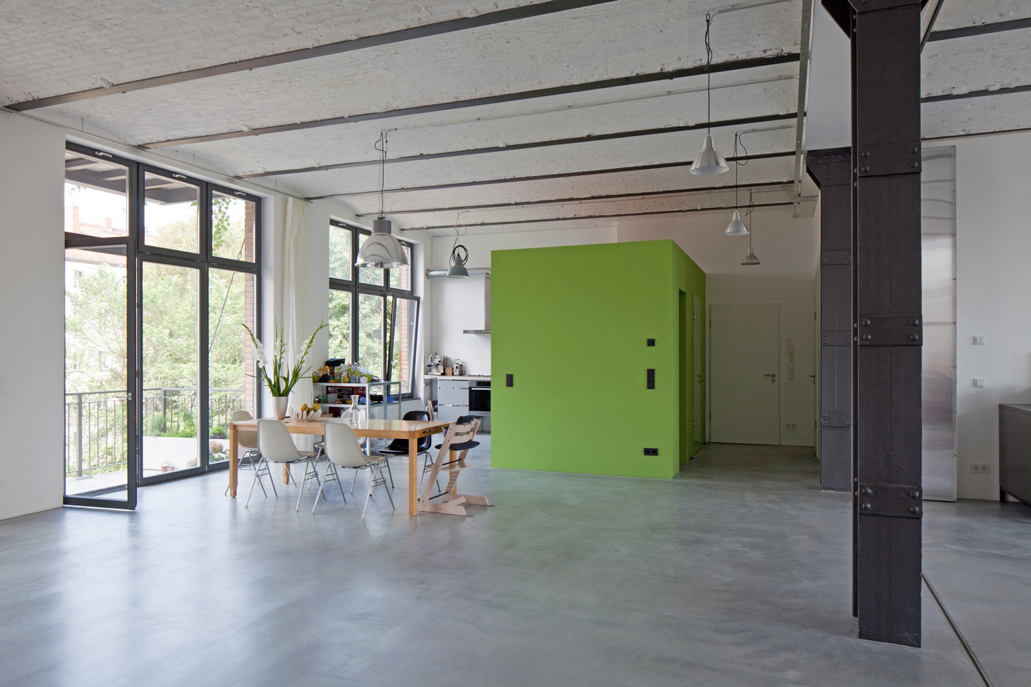 Wohn- und Büroloft, studioinges Architektur und Städtebau studioinges Architektur und Städtebau Minimalist dining room