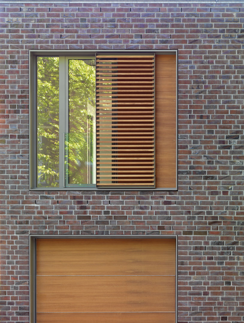 Im Schatten des Baumes - Stadthaus in Hamburg-Winterhude , KITZMANN ARCHITEKTEN KITZMANN ARCHITEKTEN Дома в стиле модерн