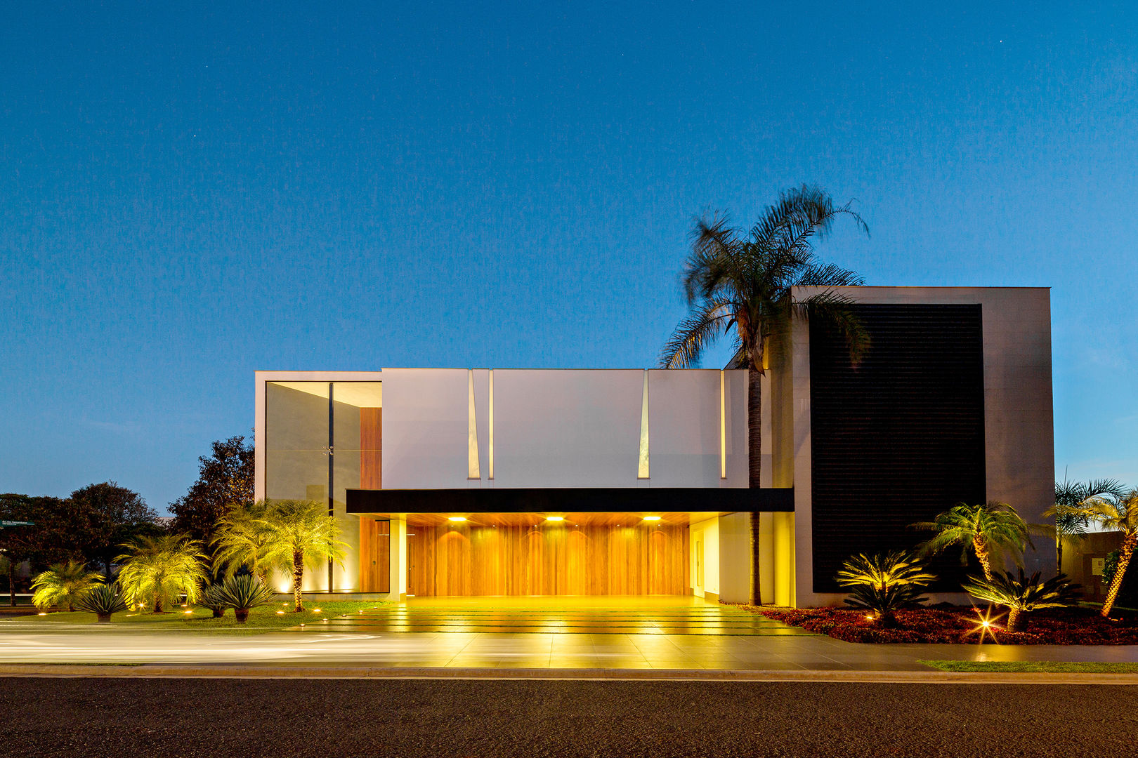 Casa Jabuticaba, Raffo Arquitetura Raffo Arquitetura モダンな 家