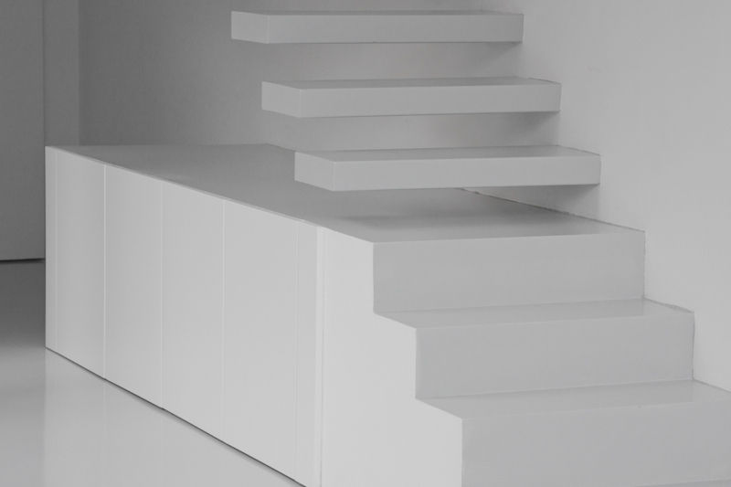 Escaleras OKULTUS Pasillos, vestíbulos y escaleras minimalistas