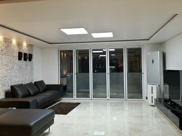Natural marble flooring "NEW EASYSTONE" (주)이지테크(EASYTECH Inc.) Salas de estar modernas