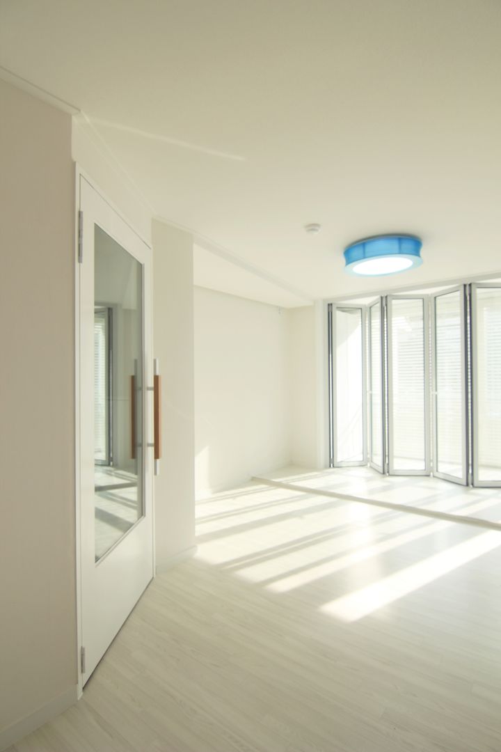 simple & funny Apartment Interior, Light&Salt Design Light&Salt Design