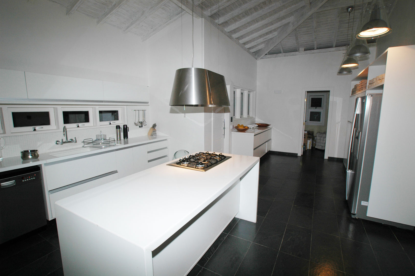 villa brasile arch. prevedello silvia, Sintony SRL Sintony SRL Modern Kitchen