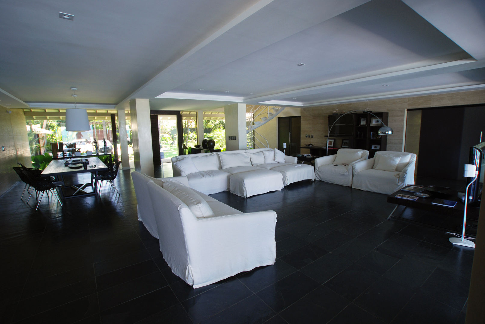 villa brasile arch. prevedello silvia, Sintony SRL Sintony SRL Modern living room