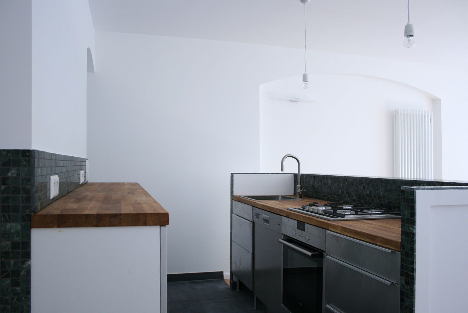 Souterrain-Apartment, DARC Architects // Darmawan Architekten DARC Architects // Darmawan Architekten Modern kitchen