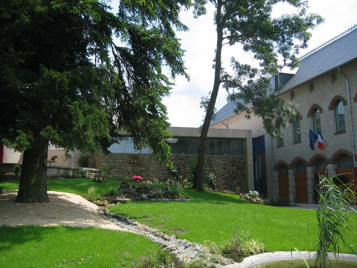 Chateau Corbin Liverdun, Atelier d'Architecture Sylvain Giacomazzi Atelier d'Architecture Sylvain Giacomazzi Moderner Garten