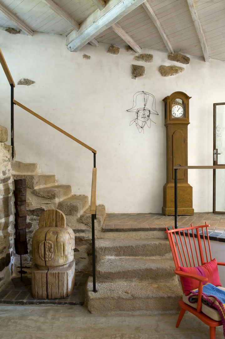 Casa de campo en Galicia, Oito Interiores Oito Interiores Modern corridor, hallway & stairs