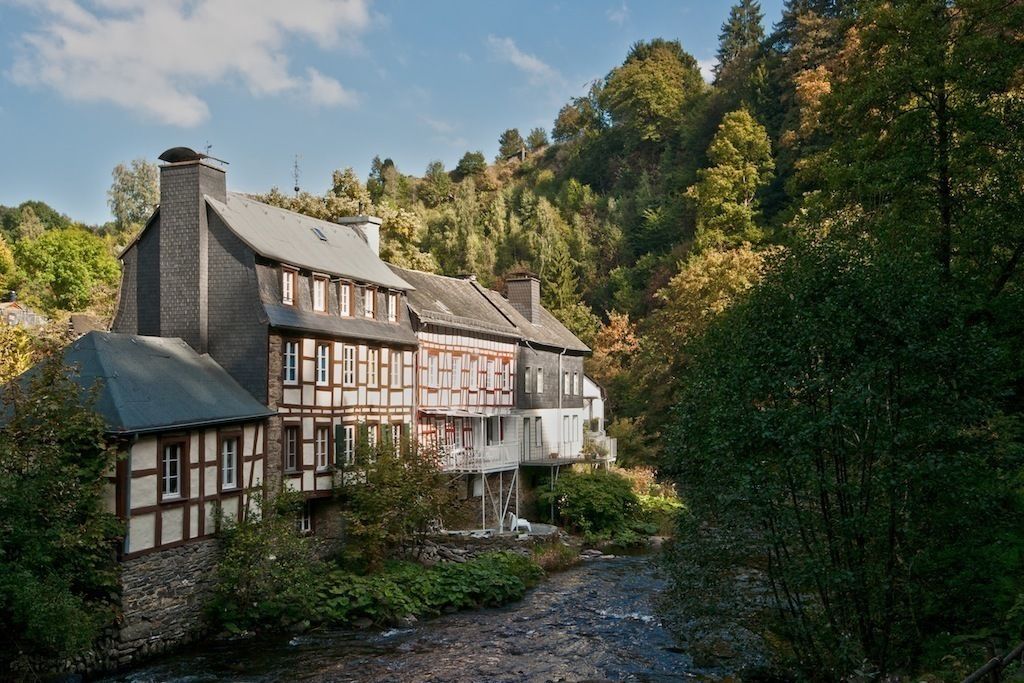 Sanierung und Umwandlung eines Tuchmacherhauses aus dem 18. Jahrhundert in ein modernes Ferienhaus , Bleibe Bleibe مساحات تجارية فنادق