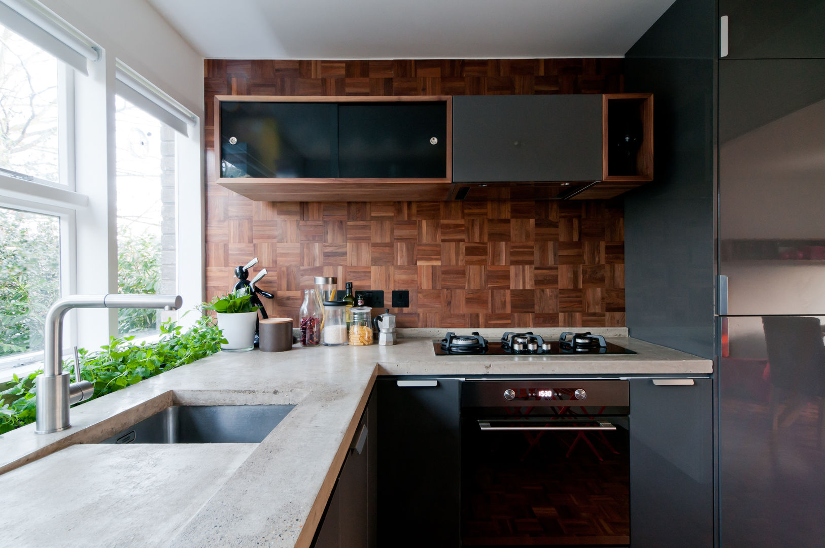 homify Modern kitchen