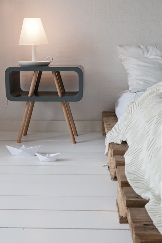 Open Minded, Studio Jolanda van Goor Studio Jolanda van Goor Scandinavian style bedroom Solid Wood Multicolored Bedside tables