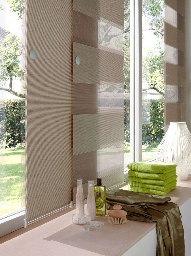 homify Modern Windows and Doors Curtains & drapes