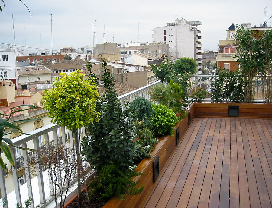 Áticool, Estudio de paisajismo 2R PAISAJE Estudio de paisajismo 2R PAISAJE Mediterranean style balcony, veranda & terrace