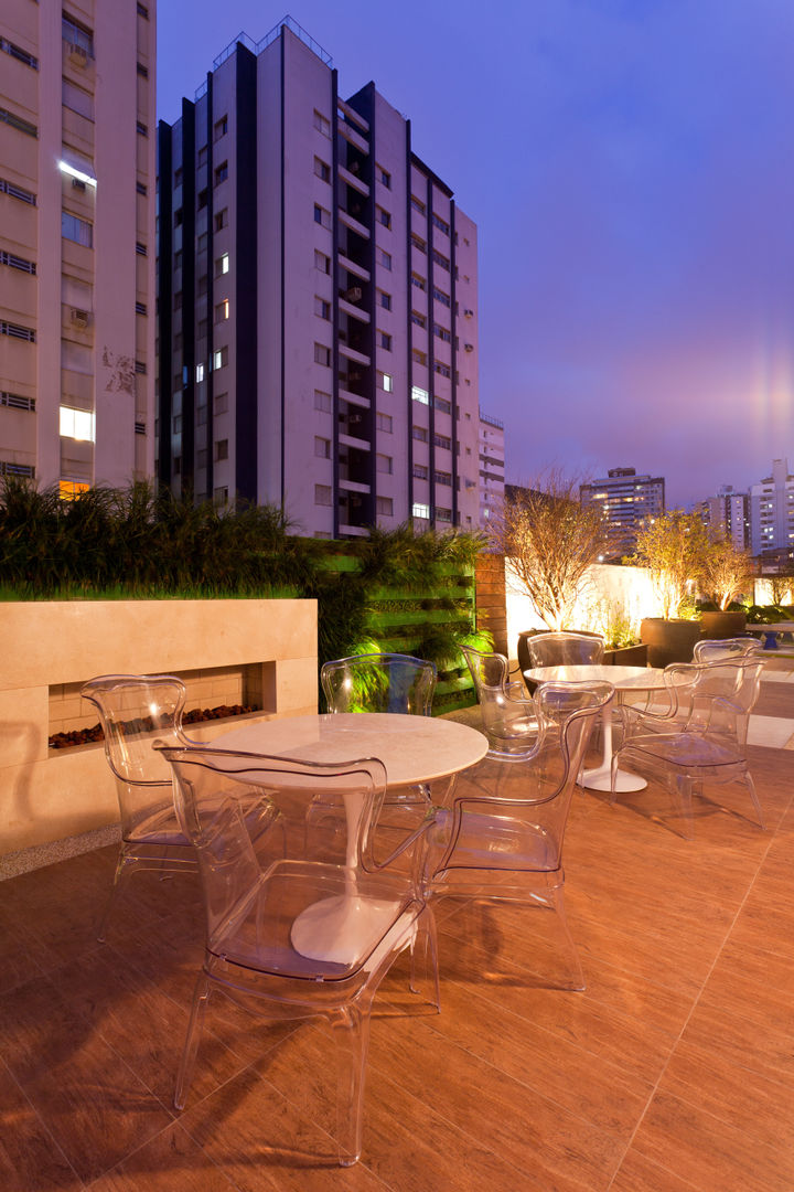 Apto Avenida Beiramar, Mantovani e Rita Arquitetura Mantovani e Rita Arquitetura Patios