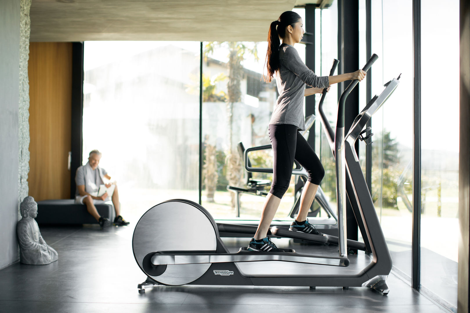 CROSS PESONAL, Technogym Germany GmbH Technogym Germany GmbH Gimnasios en casa de estilo moderno