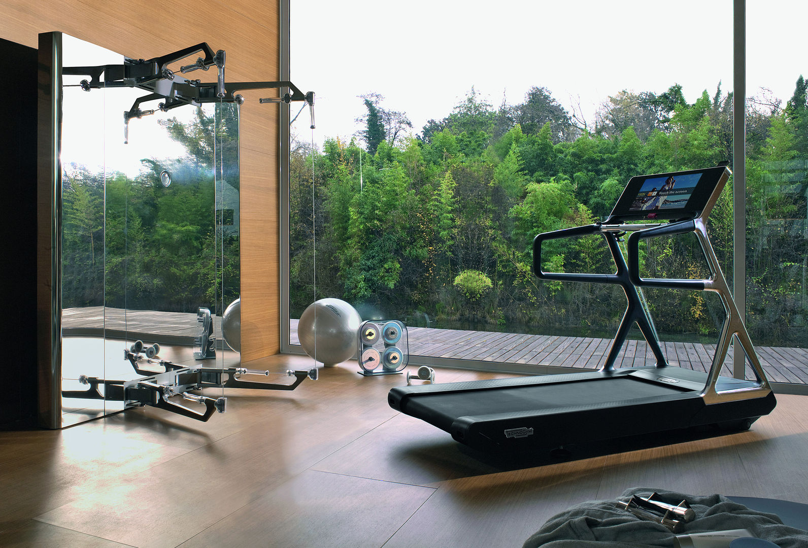 RUN PERSONAL, Technogym Germany GmbH Technogym Germany GmbH モダンデザインの ホームジム