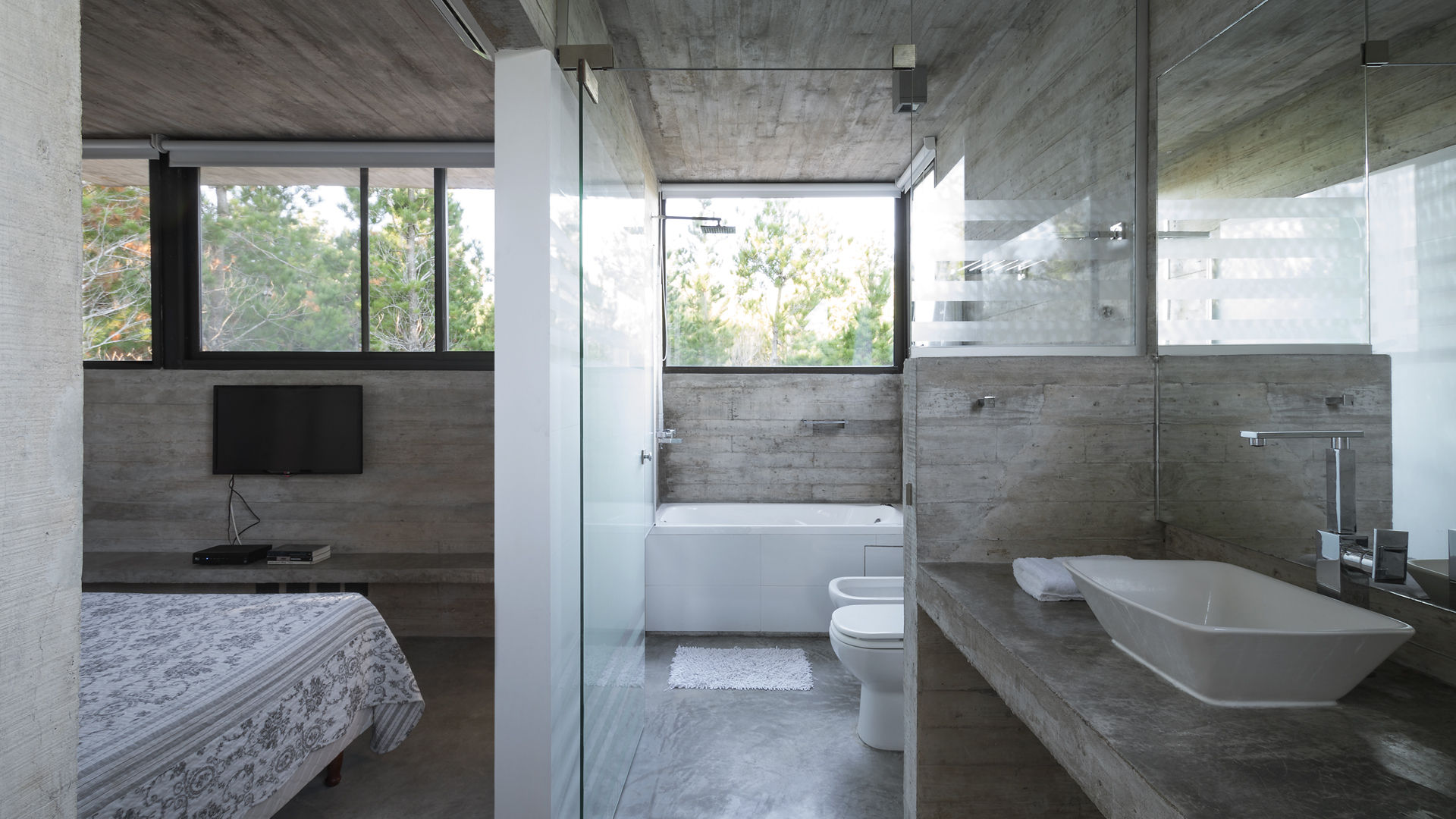 WEIN HOUSE Besonías Almeida arquitectos Modern bathroom