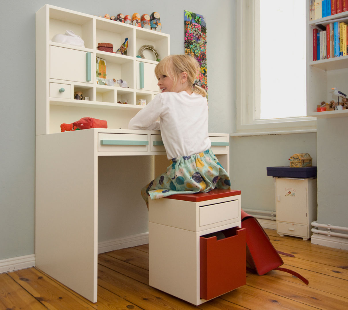 Schreibtisch mit Aufsatz Hase Weiss Moderne Kinderzimmer Schreibtische und Stühle